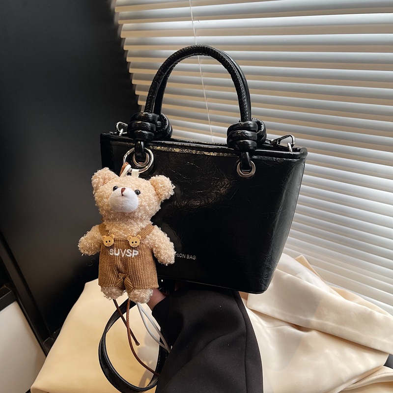 Simple and casual handbag, Korean style, fashionable and versatile bucket bag, 2025 new style, niche design, high-end crossbody bag details Picture
