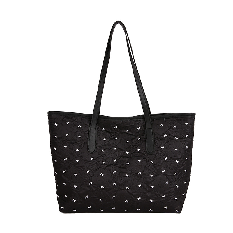 A new stylish polka dot tote bag for women in 2025, a versatile and stylish single-shoulder underarm bag for commuting to work Item Picture