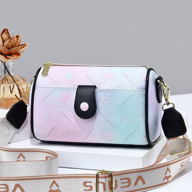 Gradient color women's bags, fashionable and trendy women's bags, high-end sense, large-capacity single-shoulder bags, crossbody bags, handbag women's bags Application Scenario