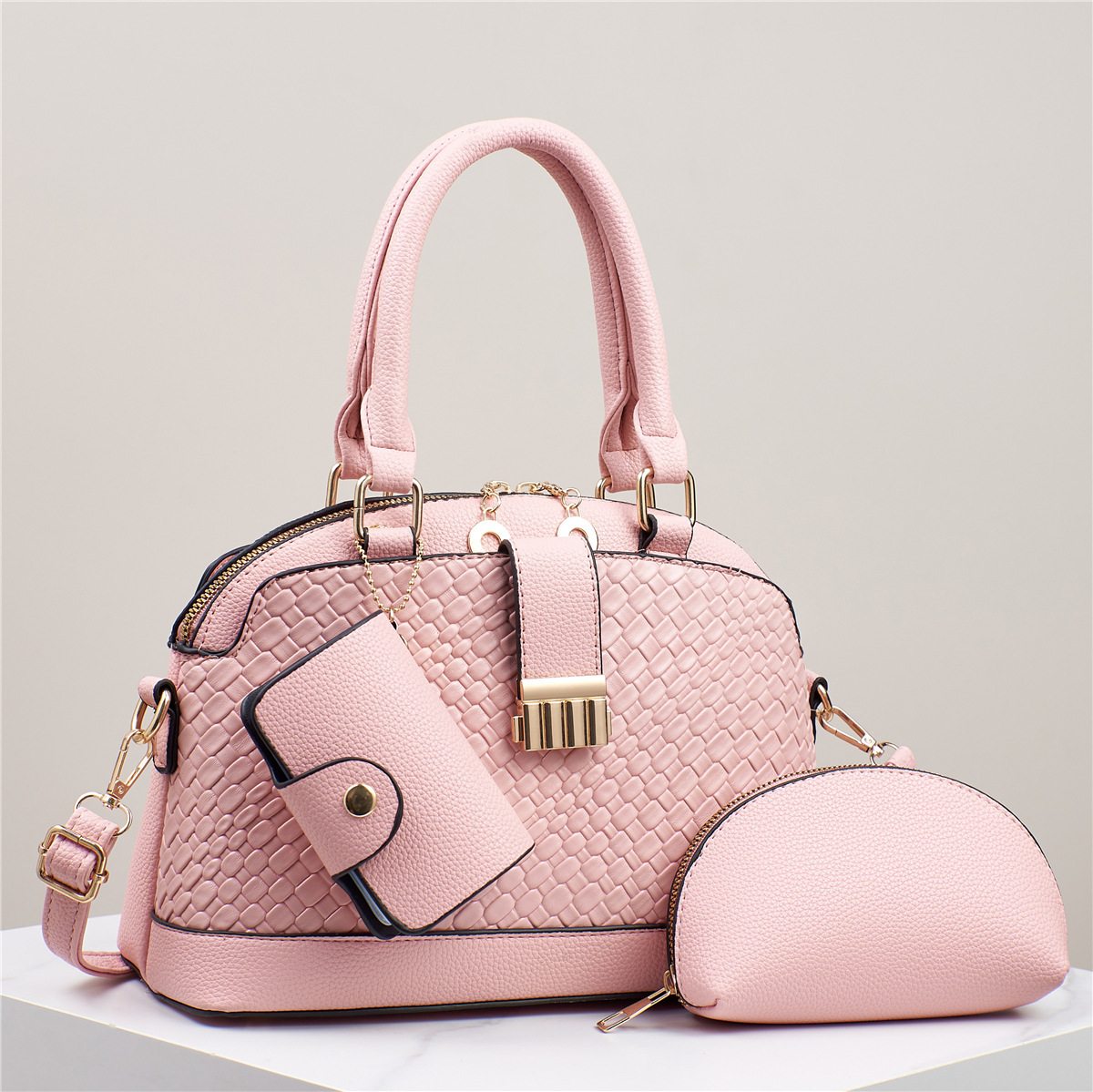 This year's popular women's mother-and-child bag, a retro, simple and fashionable handbag set, a three-piece shell single-shoulder crossbody bag for 2024 Application Scenario