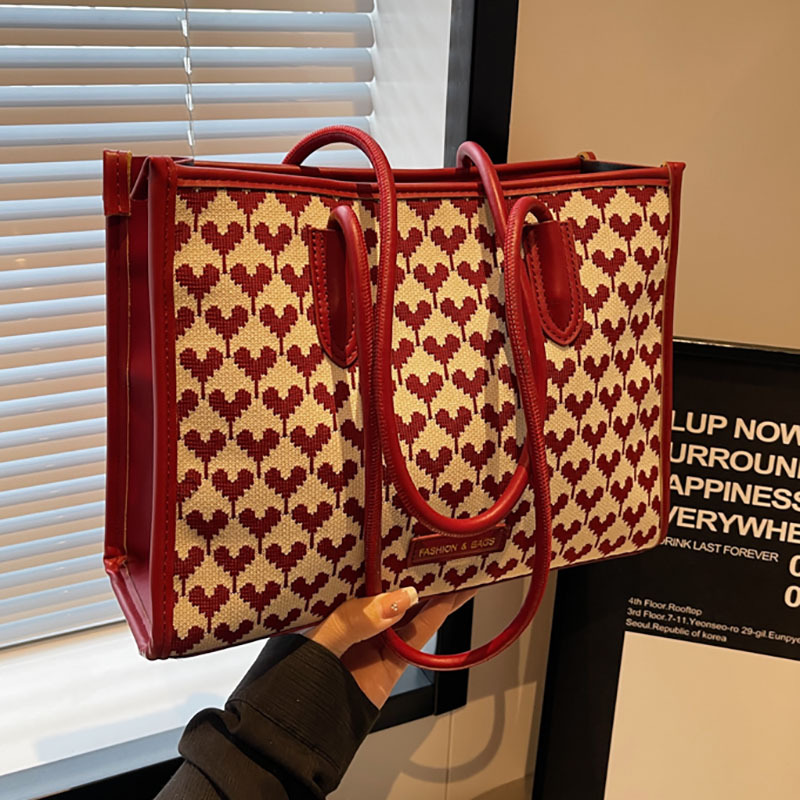 Red checkered Tote bag for women, 2023 new style, fashionable, versatile, commuter single-shoulder bag, bride's wedding bag full figure