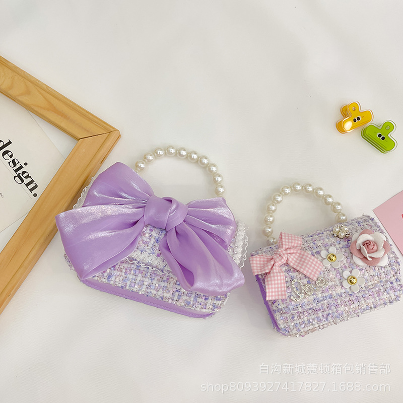New children's fashion little Chanel-style Elsa Princess bag, little girl pearl hand-held crossbody bag, mobile phone red envelope bag Application Scenario