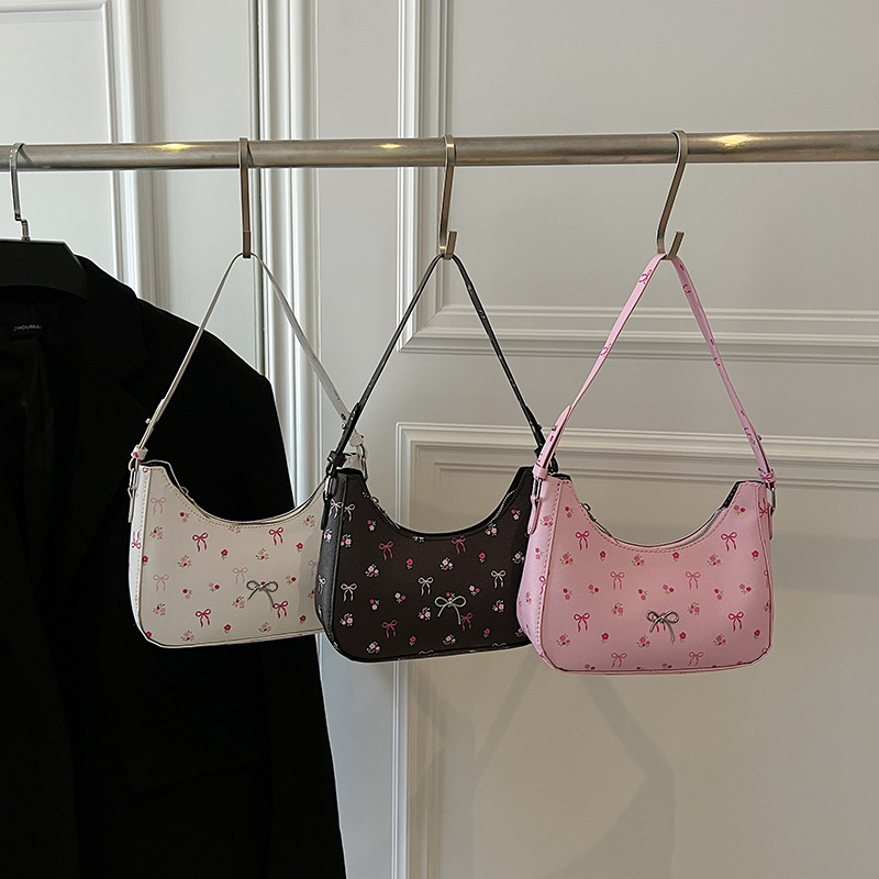 New summer 2025 simple and stylish hand-held handbag with sweet prints, fresh and beautiful single-shoulder underarm bag for women Application Scenario