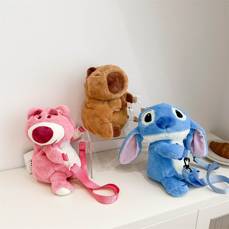 New cartoon Capybara Capybara crawling crossbody bag, plush bag, cute doll, coin purse manufacturer wholesale full figure