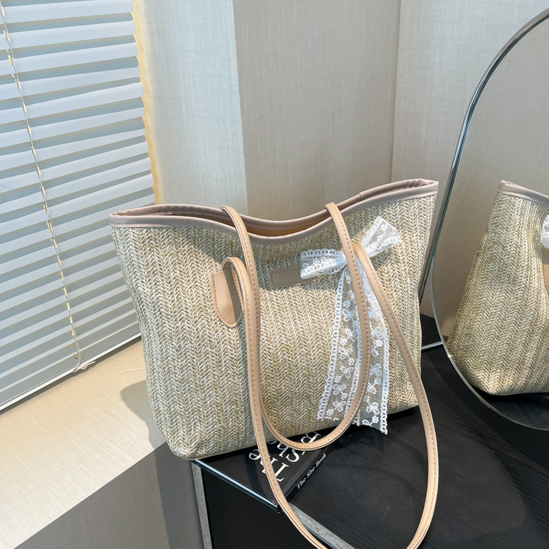 Summer straw woven large-capacity tote bag 2025 New style, fashionable, simple and fresh woven bag, casual single-shoulder bag full figure