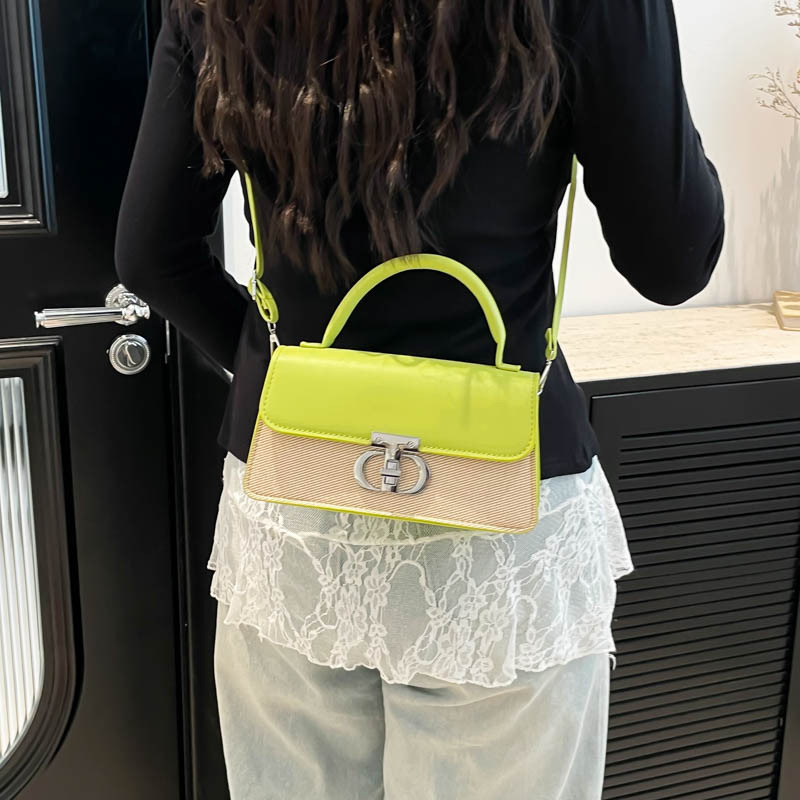 High-quality small women's bag 2025 new style, fashionable and versatile, retro single-shoulder crossbody bag, ladies' hand-held small square bag details Picture