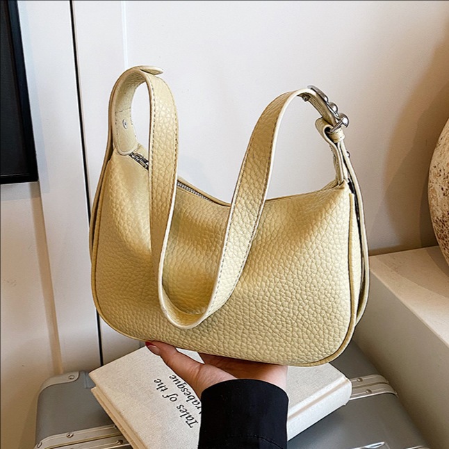 High-end, simple and fashionable small square bag for women, 2025 new Korean version, lychee pattern, niche design, single-shoulder crossbody bag full figure