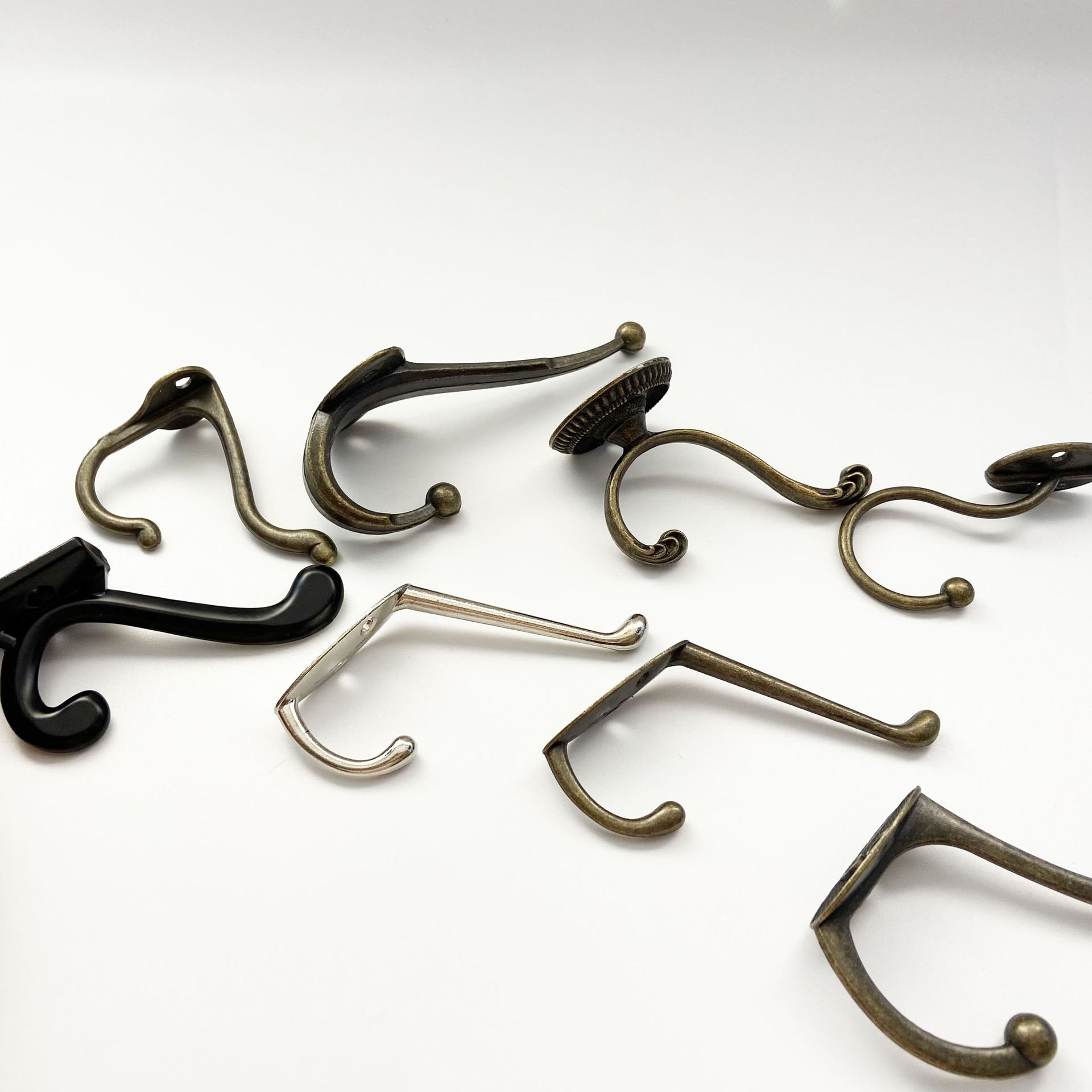 Direct sales of antique clothing hooks, alloy single and double hooks, metal wall-mounted hooks and large hooks in stock Specification drawing