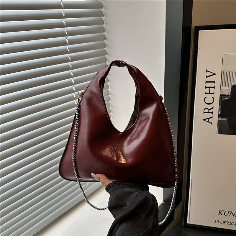 This year's trendy and fresh hand-held small bag for women, the new cross-border bucket bag and crossbody small bag of 2025 full figure