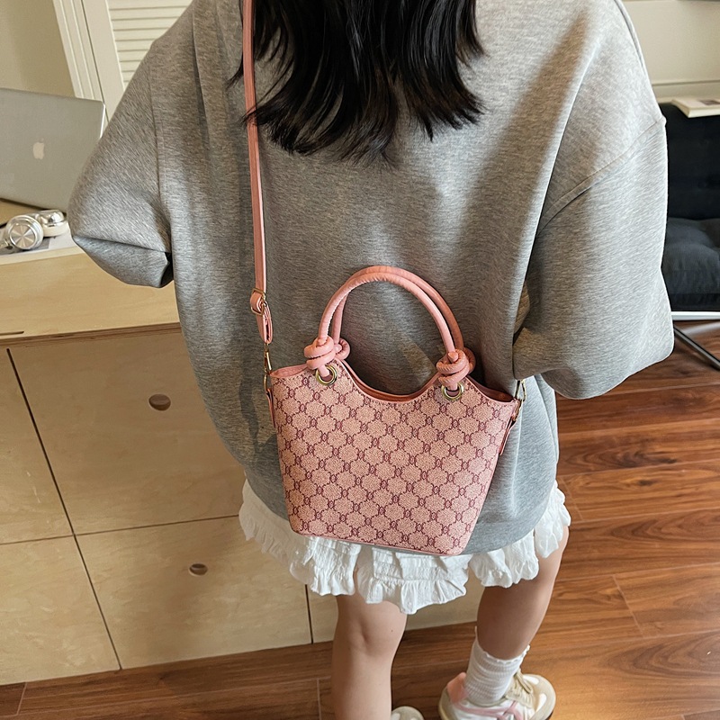 European and American single-shoulder bag, crossbody bag, 2025 new style, trendy and versatile bucket bag, French retro underarm women's bag Specification drawing