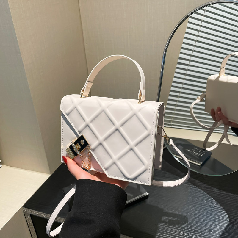 The high-end and versatile small bag for women in the summer of 2025, with a trendy and stylish texture, is a cross-border trend full figure