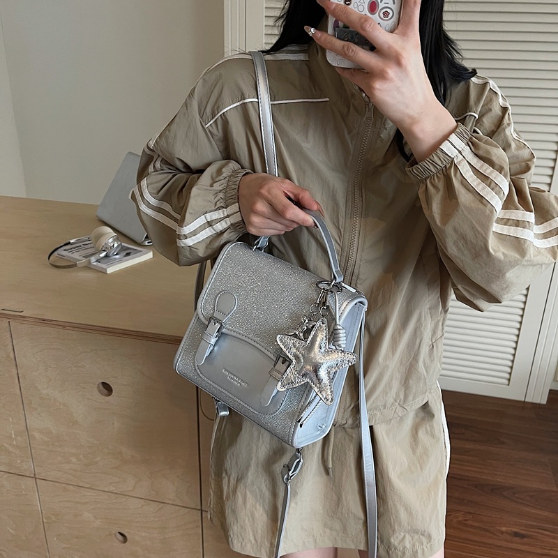College-style backpack for women, 2025 new fashionable color-blocking handbag, summer quality outdoor small backpack for women Application Scenario
