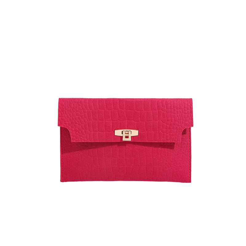 This trendy and fashionable large-capacity hand-held bag is a new winter model for women. It is elegant, casual and fashionable. The envelope is designed for women Item Picture
