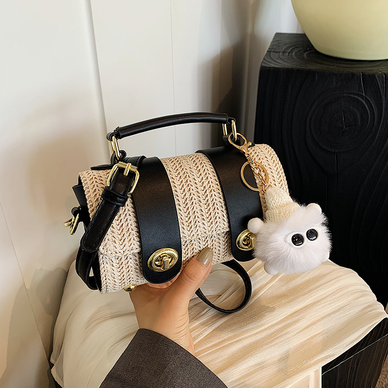 A new style of women's 2025 straw-woven hand-held small bag, a fashionable commuting single-shoulder bag, a beach vacation beach woven crossbody bag full figure
