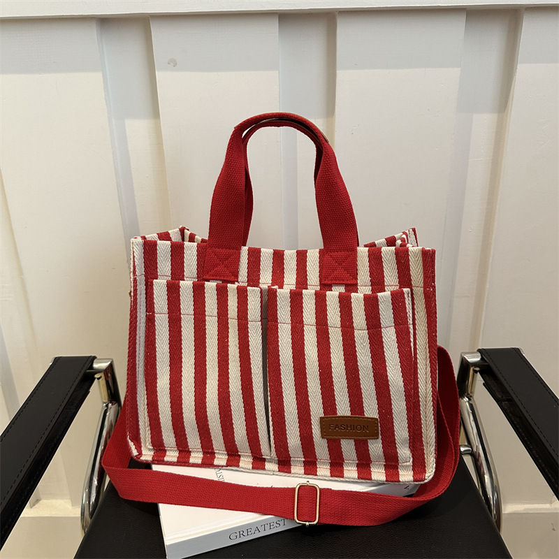 2024 New autumn simple and fashionable crossbody bag, casual handbag, simple and fashionable large-capacity commuter bag full figure