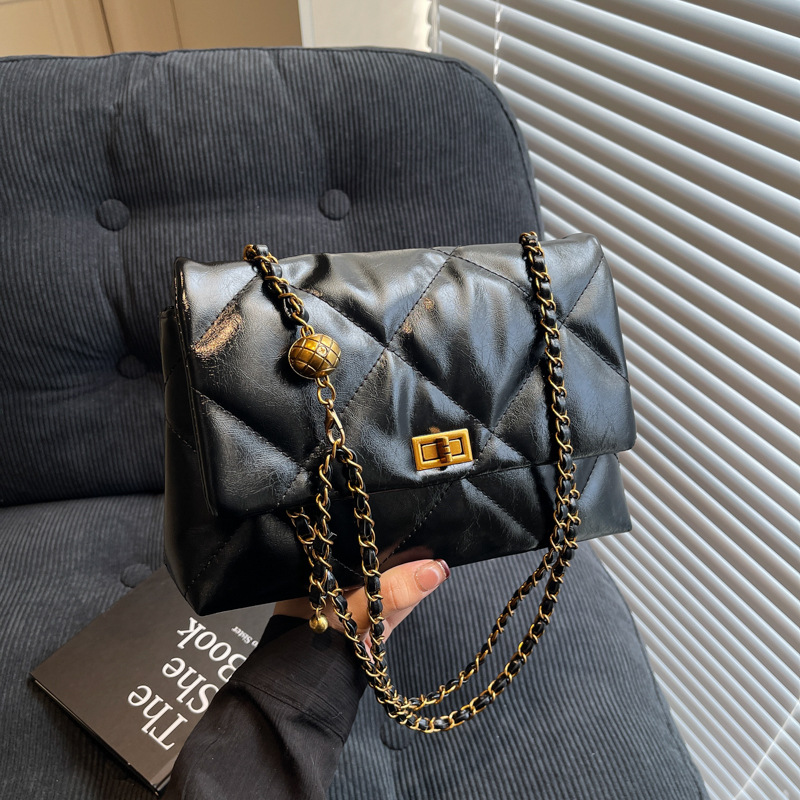 Diamond-shaped chain bag for women, a new style of 2025 casual and versatile single-shoulder crossbody bag, a high-end commuting bag for work details Picture