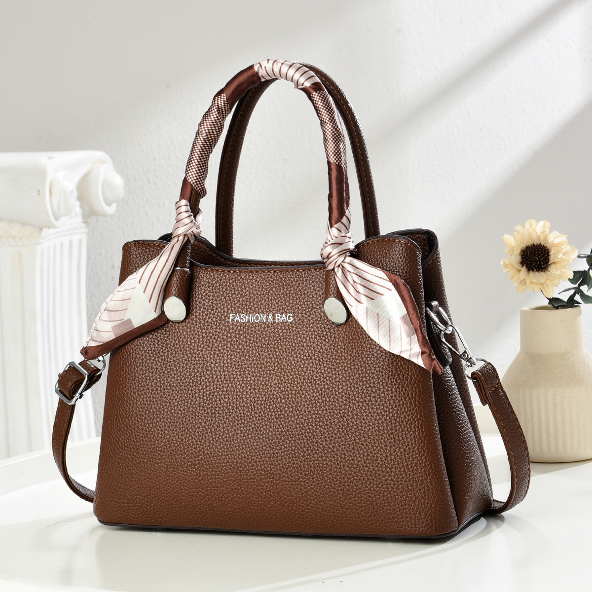 Elegant middle-aged ladies' handbags, high-end women's bags, light luxury brand silk scarves, mother's bags, Mother's Day gifts Item Picture