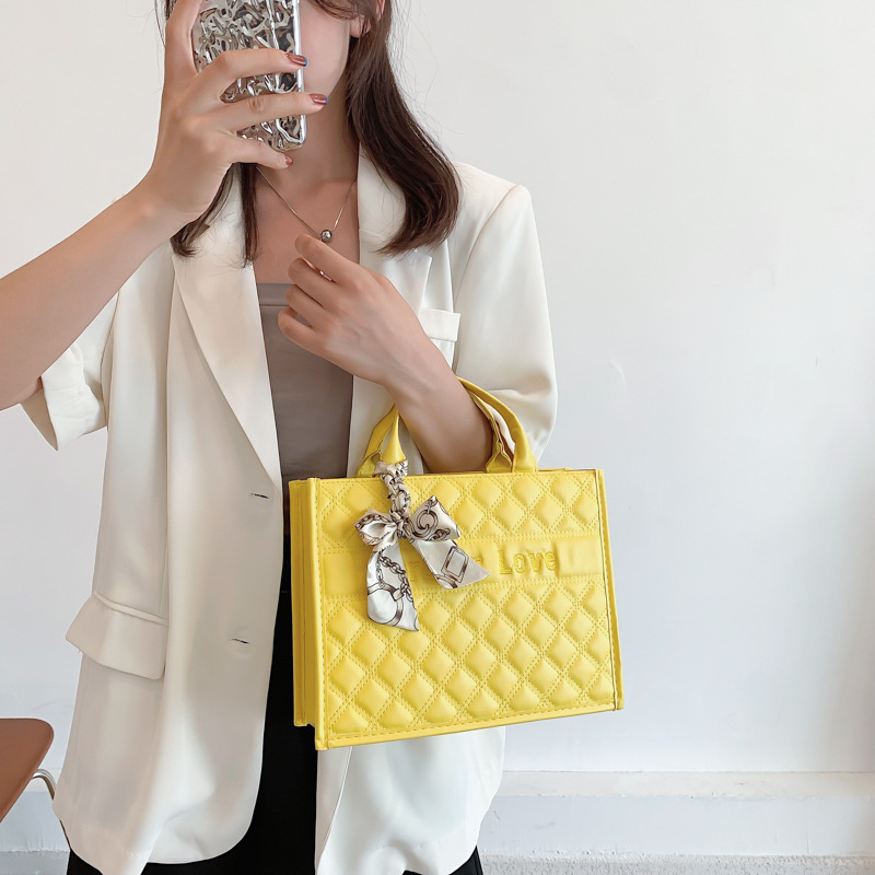 Cross-border foreign trade bag for women, 2022 Summer New fashionable and versatile handbag, solid color silk scarf style commuting bag details Picture