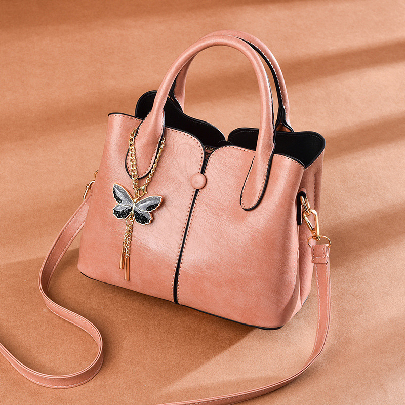 Cross-border delivery of 2022 new trendy and stylish women's handbag with large capacity and retro texture Specification drawing
