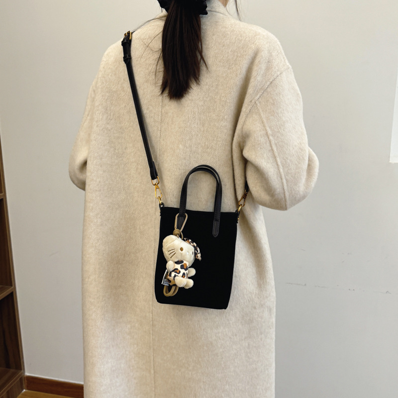 Autumn and winter fashion leopard print matte suede hand-held small bucket bag mini popular women's bag 2024 new crossbody mobile phone bag details Picture