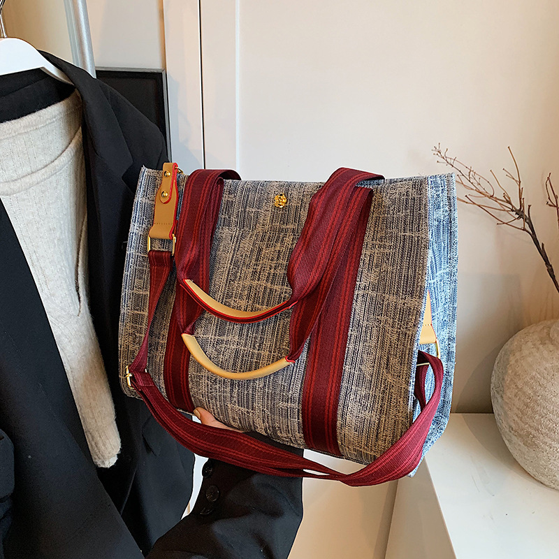 Denim large-capacity bag for women 2025 new style casual and versatile handbag, niche commuting single-shoulder crossbody bag trend details Picture