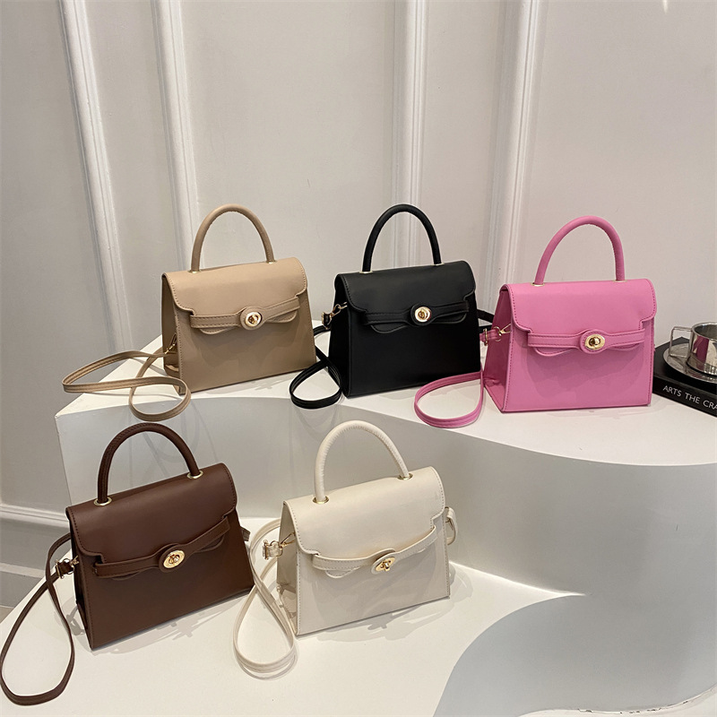 New cross-border high-end fashion handbag, stylish and versatile small square bag, large-capacity commuting single-shoulder crossbody women's bag Application Scenario