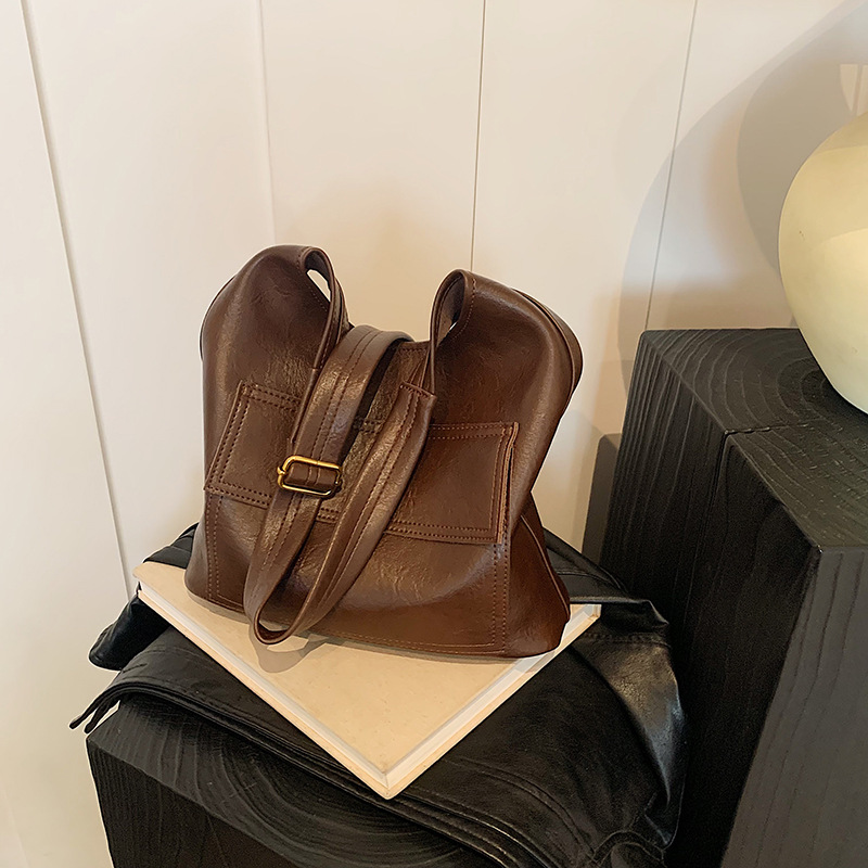 Korean-style simple soft leather single-shoulder bag, large capacity, versatile for commuting, bucket bag, tote bag, underarm bag for students in class, girls Specification drawing
