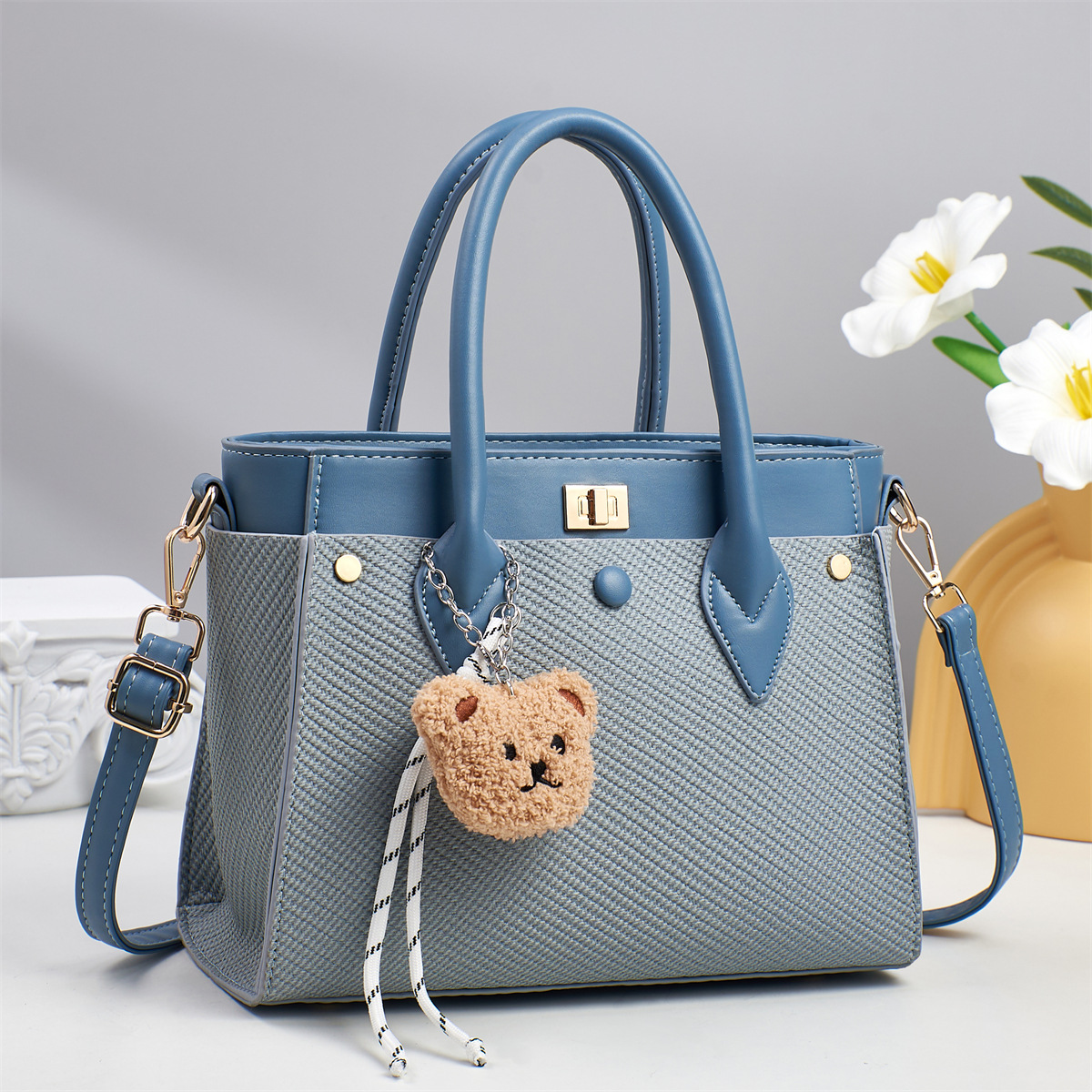 Mother's Day large-capacity handbag, square commuter bag, fashionable single-shoulder crossbody bag, top layer drop-patterned PU women's bag Specification drawing