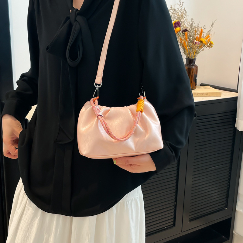 Pleated fashionable casual hand-held underarm bag for women 2025 new trendy Korean style single-shoulder bag, solid color versatile crossbody bag Specification drawing