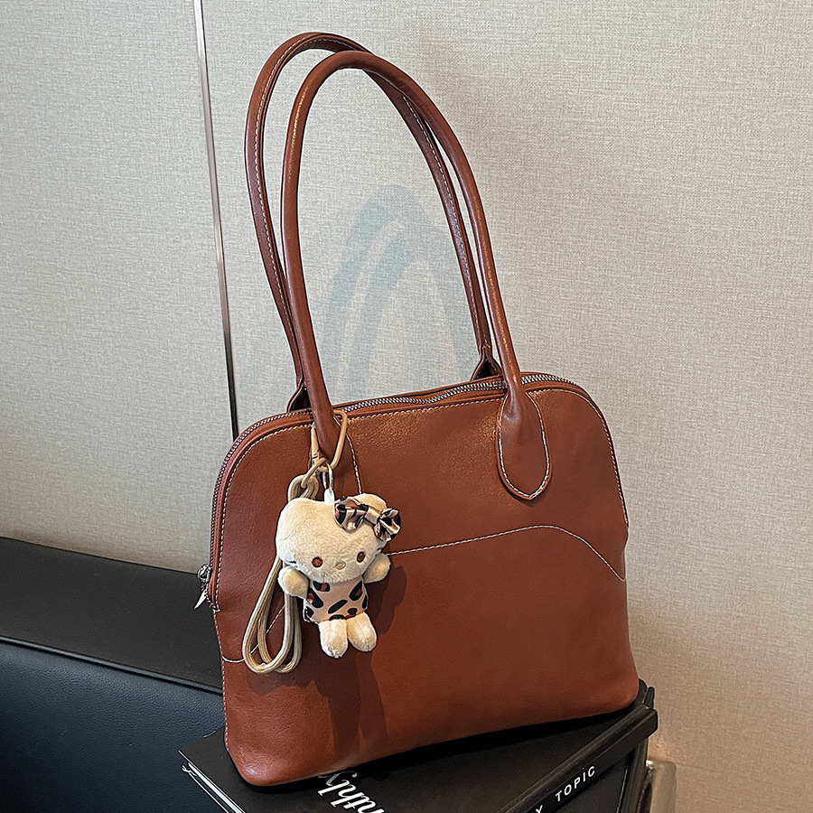 This year's popular tote bag is a retro work commuting bag with a large capacity for women, a new 2024 casual and versatile shoulder bag full figure