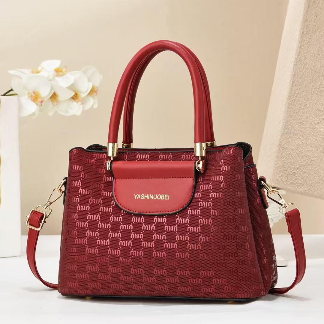 Fashionable high-end handbag for ladies and moms, 2025 new style, trendy single-shoulder crossbody, versatile, stylish and with a great texture Application Scenario