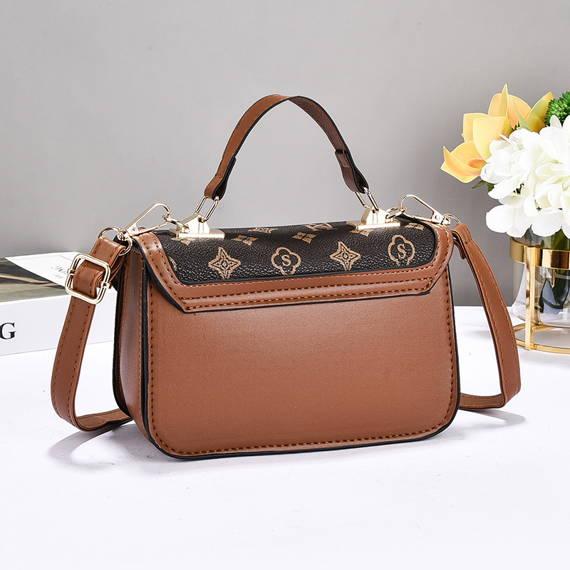 This year, we offer a one-piece consignment service for the 2025 new stylish and high-quality women's single-shoulder crossbody bag from our manufacturer Application Scenario