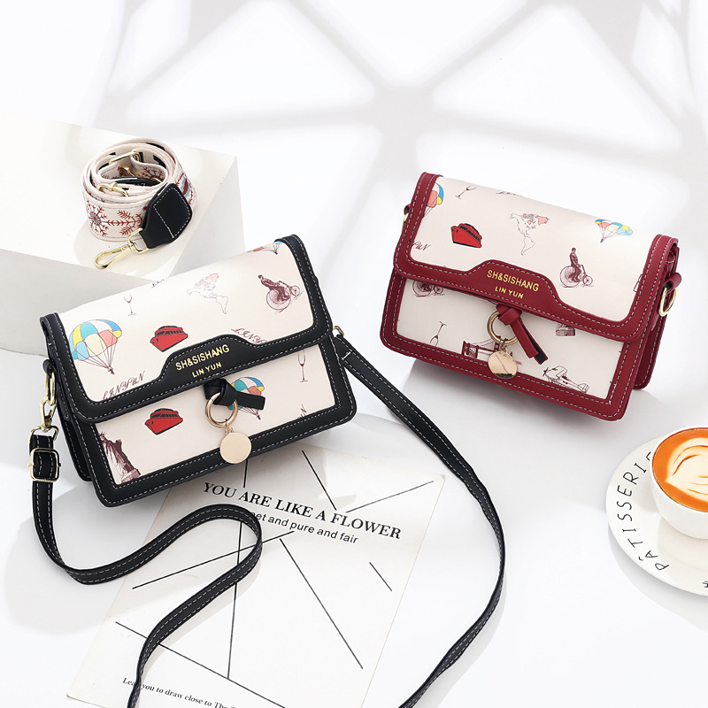 2022 New style ins crossbody bag for women, fresh and forest-themed single-shoulder handbag, Japanese-style crossbody bag Application Scenario
