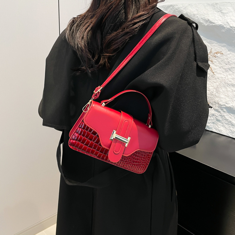 Casual, fashionable and retro belt buckle spliced 2024 autumn new design trend single-shoulder hand-carry crossbody small square bag for women Specification drawing