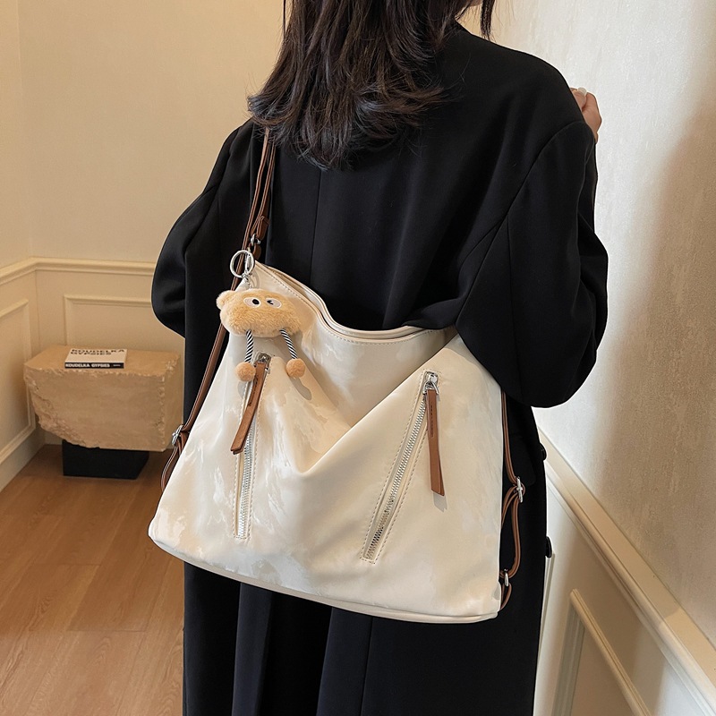 Casual retro commuter tote bag, women's large-capacity underarm bag, 2024 new model, single-shoulder crossbody multi-purpose backpack full figure