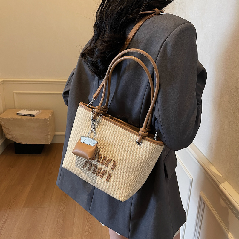 Cross-border high-end hand-held vegetable basket bag for women 2025 new style, fashionable and versatile single-shoulder bag, stylish and versatile crossbody bag details Picture