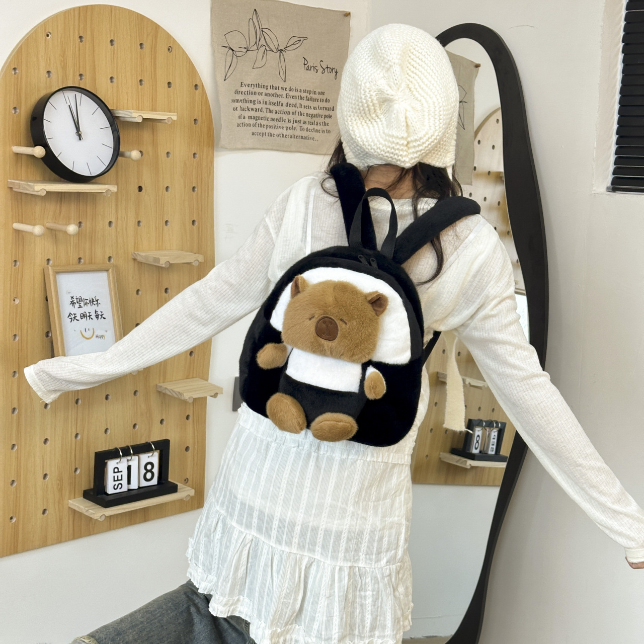 The new cartoon teddy bear is cute and versatile. It's a plush double-shoulder toy bag. The claw machine doll teddy bear can be exchanged for a capybara bag Application Scenario