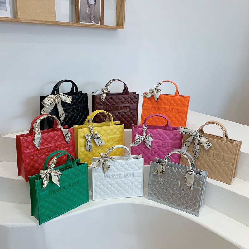Cross-border foreign trade bag for women, 2022 Summer New fashionable and versatile handbag, solid color silk scarf style commuting bag full figure
