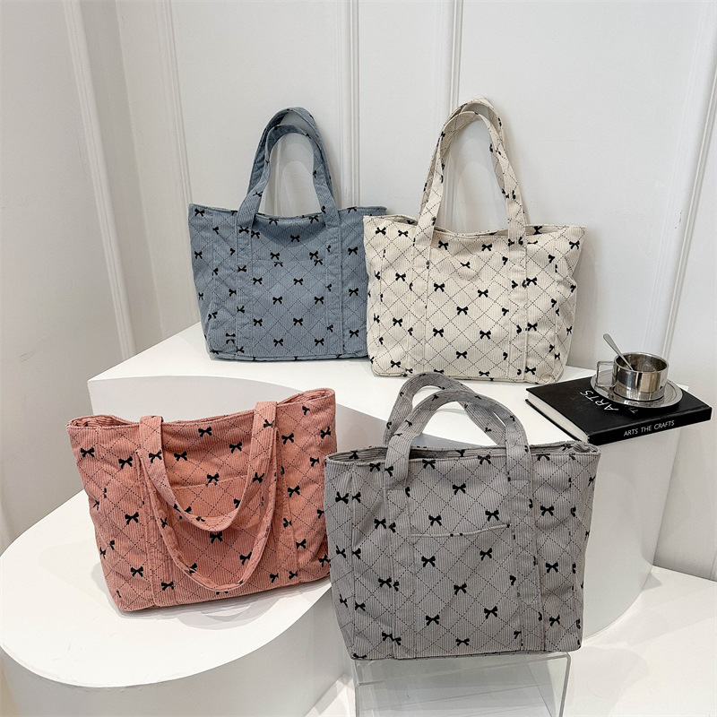 Corduroy trendy bow, stylish diamond-shaped casual single-shoulder bag, autumn fashion trend, simple single-shoulder armpit bag Application Scenario
