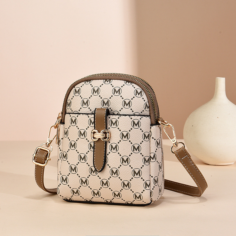 Wholesale of new summer 2024 small crossbody bags, candy single-shoulder crossbody bags and mobile phone bags for women from the manufacturer details Picture