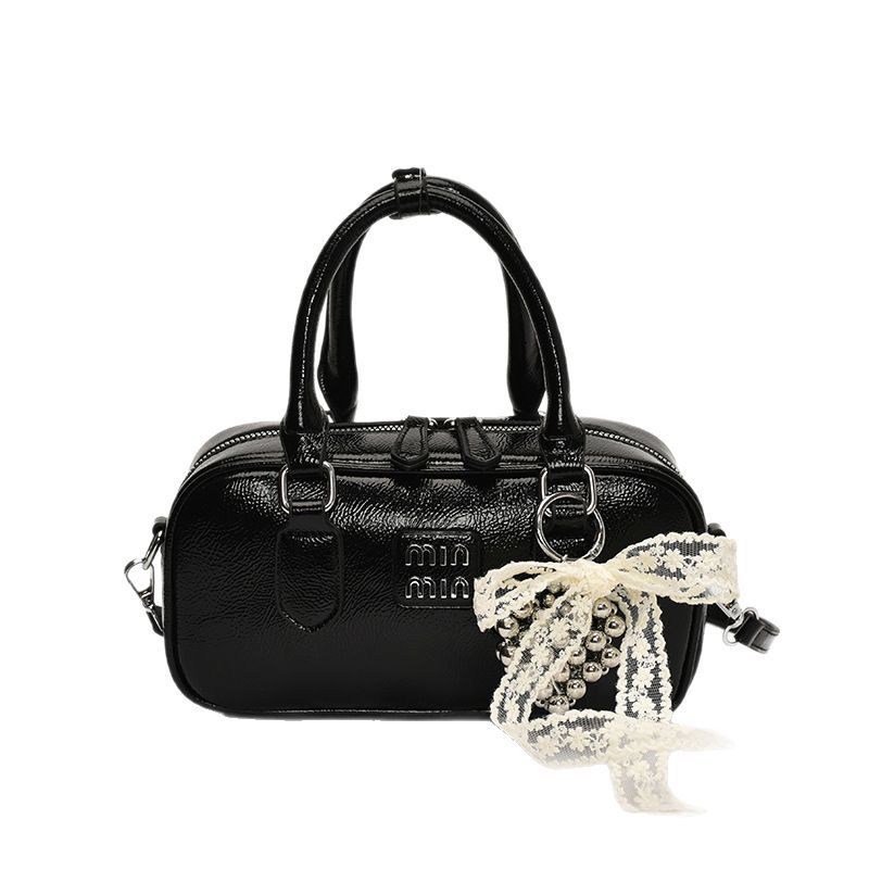 The Korean version of the Boston handbag is a new, niche, simple and casual single-shoulder bag for women in 2025. It is a high-end and trendy crossbody bag Item Picture