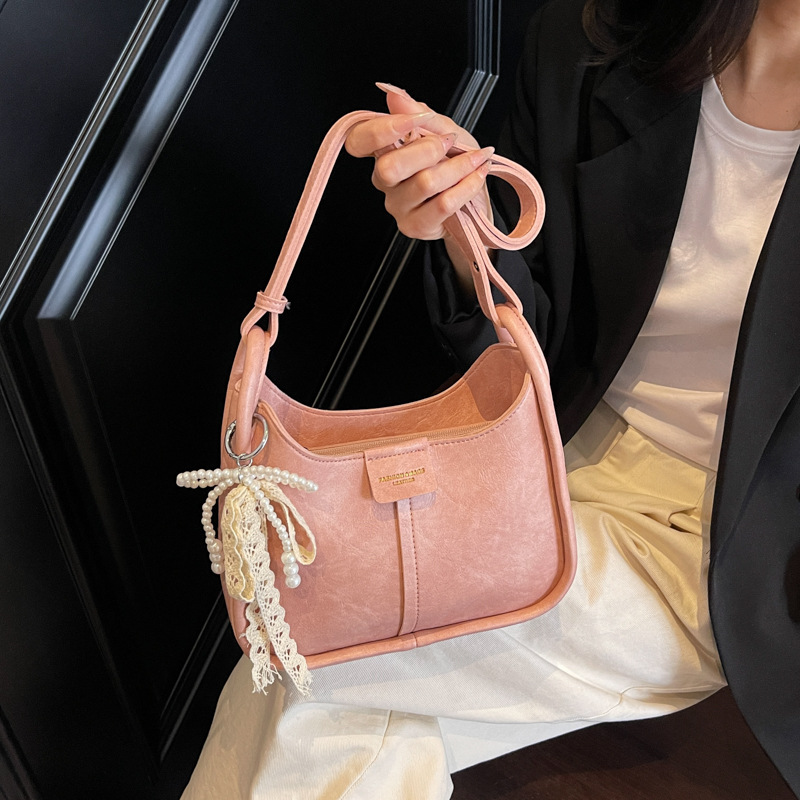 Cross-border 2025 New style, versatile and fashionable single-shoulder underarm bag, high-end casual soft leather crossbody bucket bag details Picture