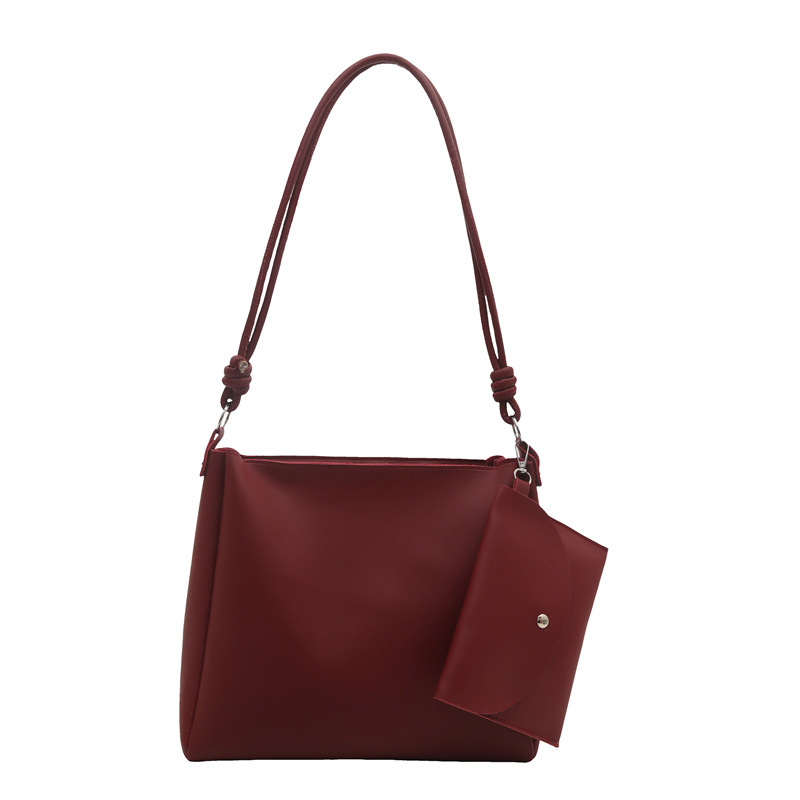 This year's popular bags are the large-capacity 2025 new spring retro and fashionable single-shoulder bag with a versatile texture and bucket bag Item Picture