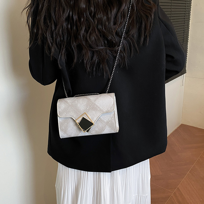 The 2025 new color ink gradient small square bag is a fashionable and individual diamond-patterned chain crossbody women's bag details Picture