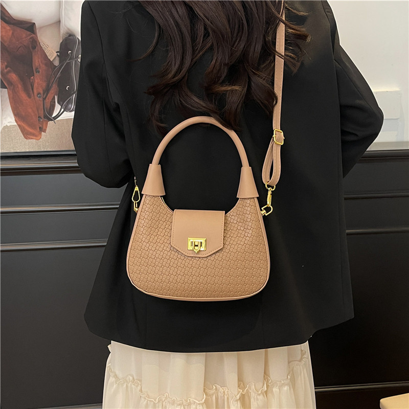 Spring 2025 new French quality single-shoulder crossbody women's bag, fashionable hand-held women's shoulder bag, chain crossbody bag Specification drawing