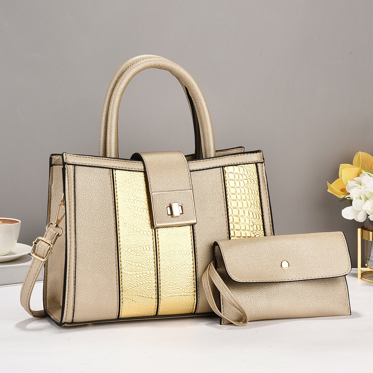 The new patchwork striped letter bag is a fashionable and trendy women's bag, a cross-border single-shoulder bag, a crossbody bag, and a high-end handbag for women Specification drawing