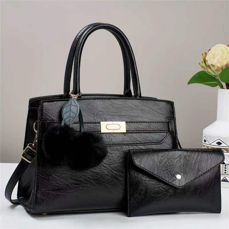 The new mother-and-child bag is fashionable and simple, a single-shoulder crossbody bag, a cross-border handbag, and is elegant and versatile for women. It's also a mom's bag full figure