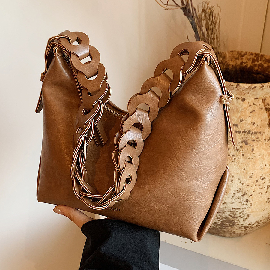 High-end retro niche fashion tote bag for women 2024 new trendy casual large-capacity commuting single-shoulder handbag full figure