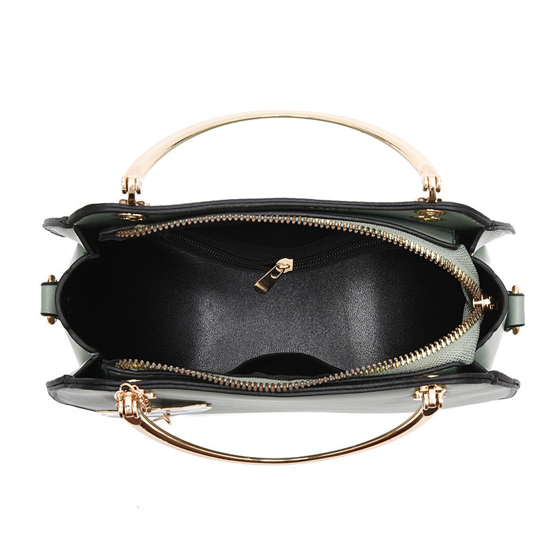 2024 New Korean style fashionable girlish shell bag, stylish cat crossbody bag, women's single-shoulder handbag consignment Application Scenario
