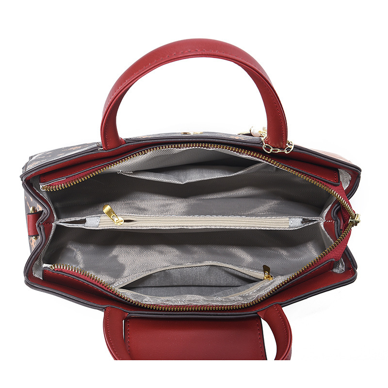 Printed women's bag 2024 New style, fashionable middle-aged mom bag, large capacity handbag, single-shoulder crossbody Application Scenario
